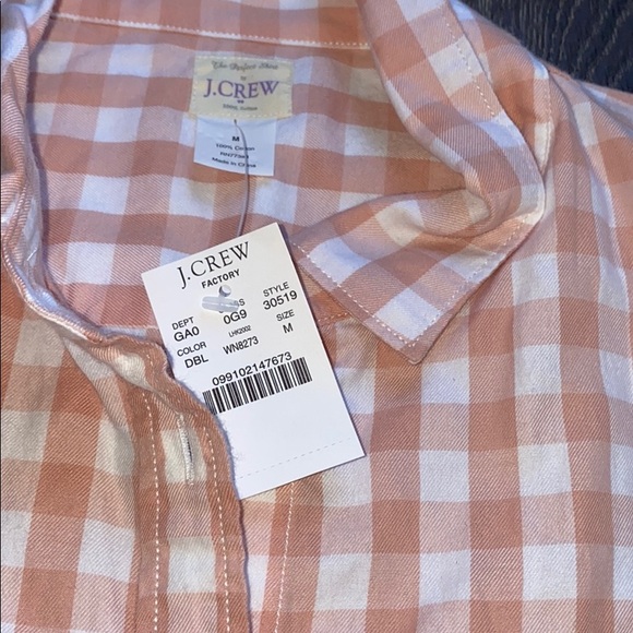 J Crew Perfect buttoned shirt light salmon& white - Picture 3 of 3